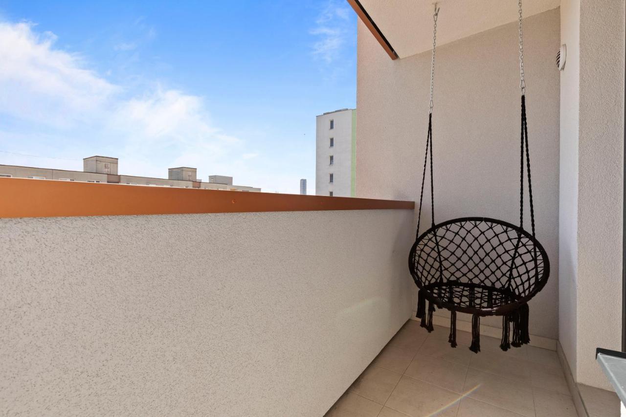 Апартаменти Lam Black - Ac - Balcony Братислава Екстер'єр фото